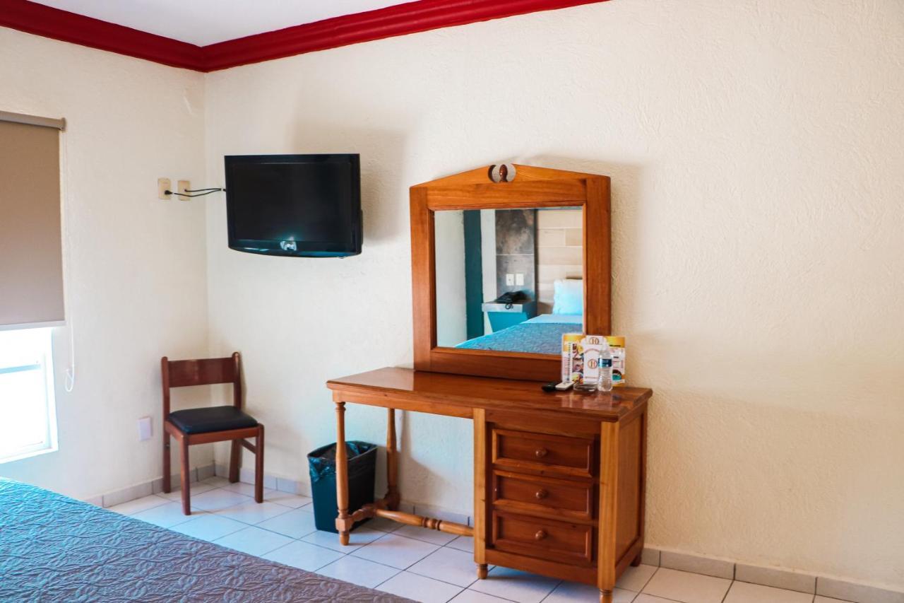 Hotel Gina Tecomán المظهر الخارجي الصورة