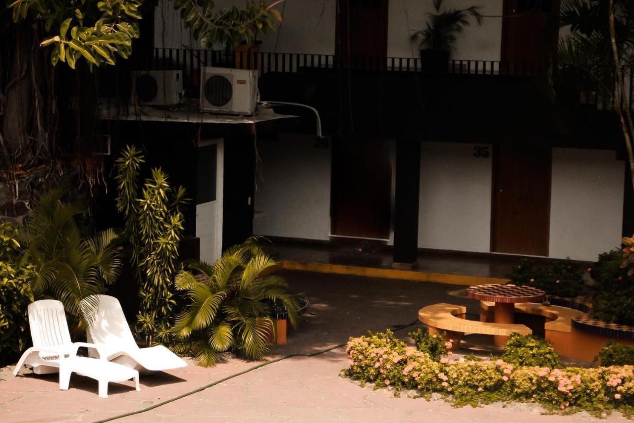 Hotel Gina Tecomán المظهر الخارجي الصورة
