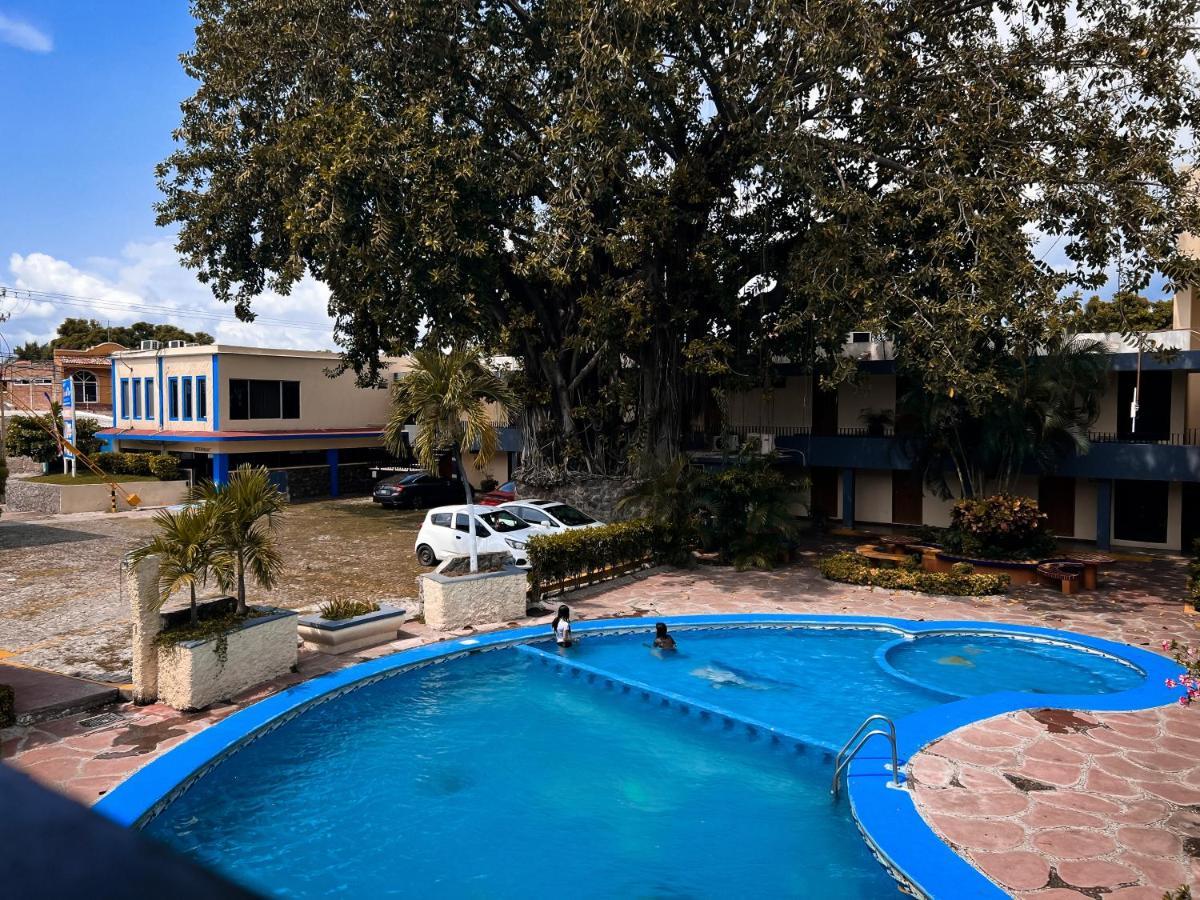 Hotel Gina Tecomán المظهر الخارجي الصورة