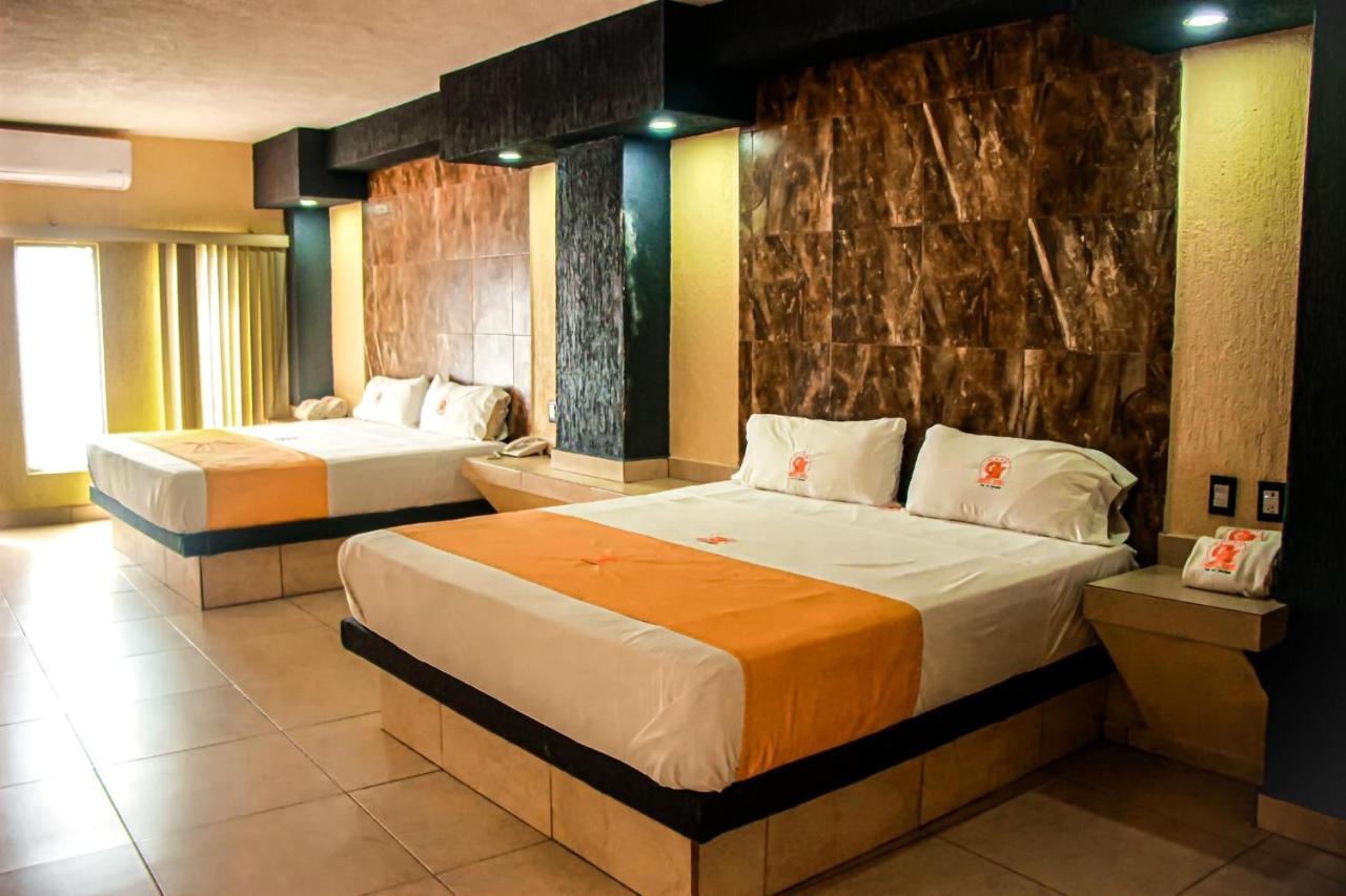 Hotel Gina Tecomán المظهر الخارجي الصورة